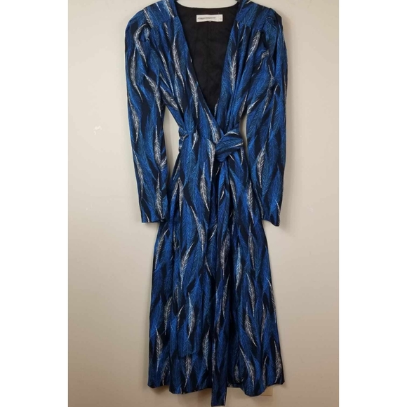 HAPPYxNATURE Alpha Feather-Print Crepe Wrap - Picture 4 of 12